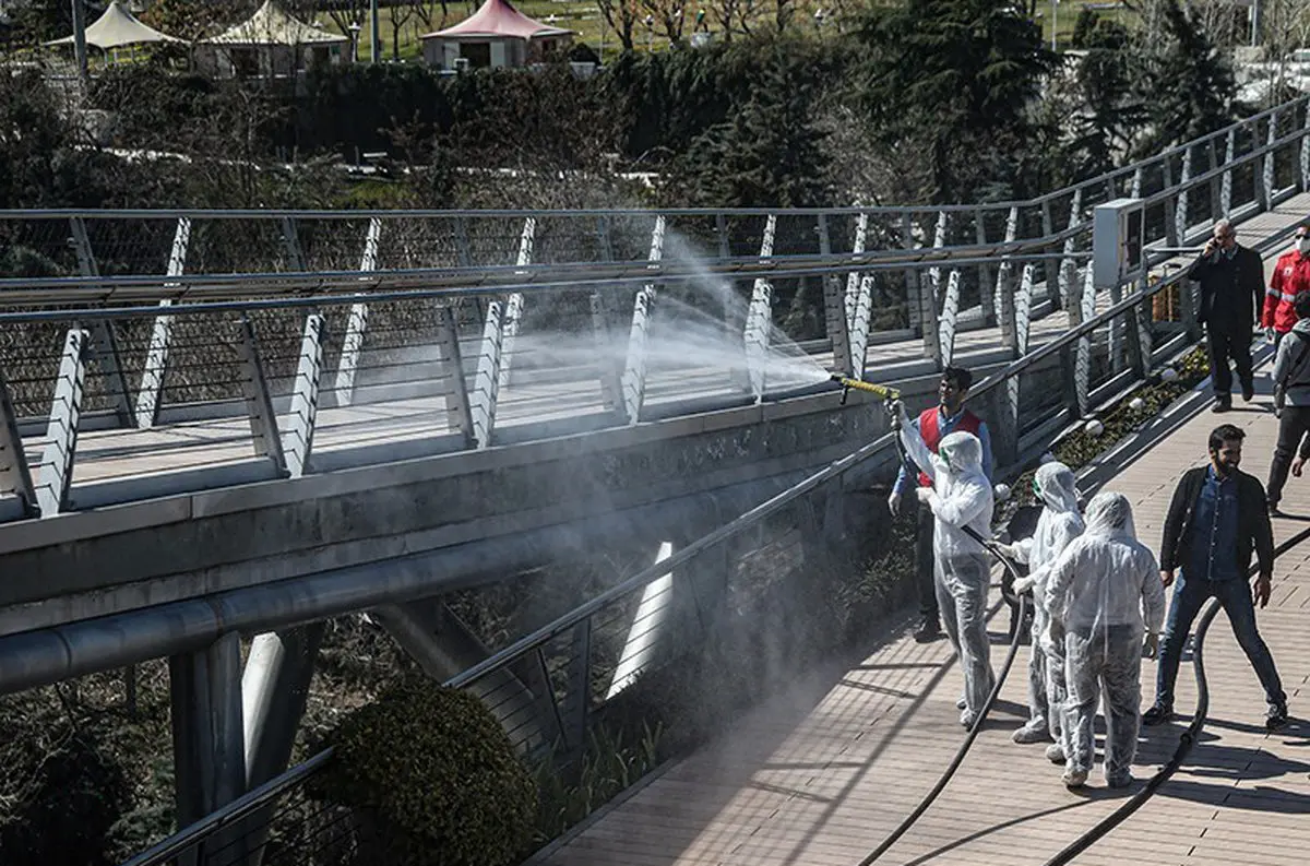 گندزدایی و ضدعفونی کردن پل طبیعت + عکس
