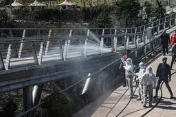 گندزدایی و ضدعفونی کردن پل طبیعت + عکس