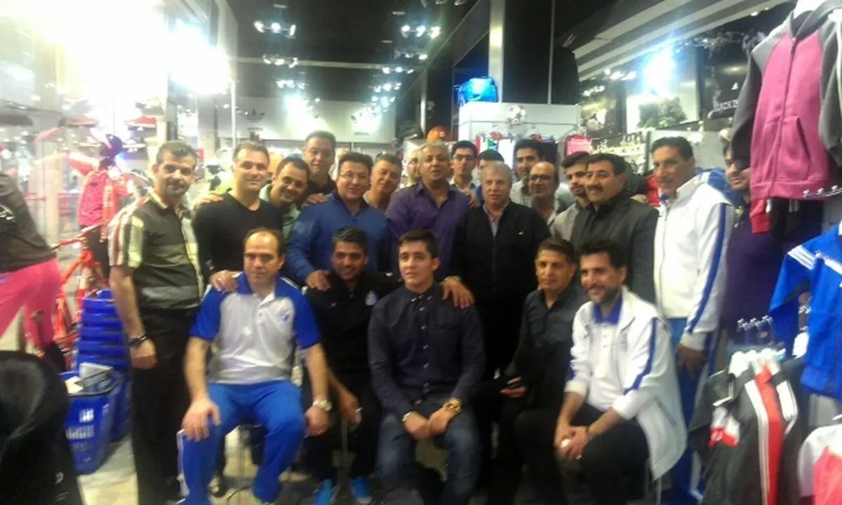 روابط خوب علی پروین با استقلالی‌ها در کیش+ عکس