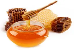 عسل با موم بهتر است یا بی‌موم؟