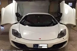 مک لارن با درهای خفاشی در ایران/عکس