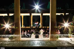 نشست خبری حافظ در آرامگاه حافظ/تصاویر