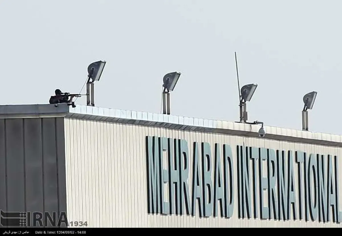 تک تیرانداز در مهرآباد هنگام ورود پوتین/عکس