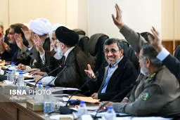 خنده‌های معنی‌دار و جالب احمدی‌نژاد در مجمع تشخیص مصلحت نظام