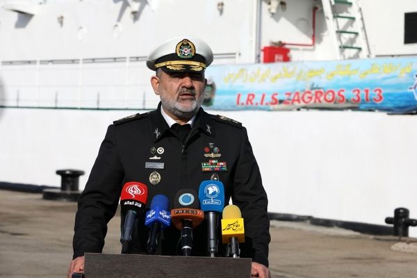دریادار ایرانی: با هوش مصنوعی دشمن را گیج می‌کنیم!