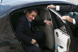 کوچ جهانگیری از متن دولت روحانی به حاشیه /برنامه استراتژیک اصلاح طلبان برای انتخابات 1400 /رویای کارگزاران برای ماندگار شدن جهانگیری در «پاستورِ بعد از روحانی» /معمای رضايت چپ‌گراها  از كم شدن اختيارات جهانگيري در دولت