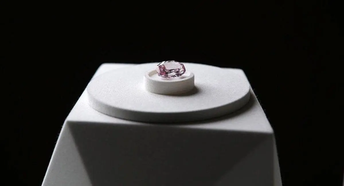 عکس: بزرگترین الماس صورتی تاریخ روسیه