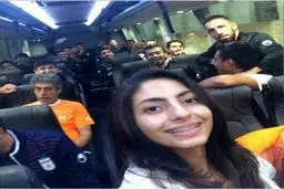 عکسی که یک هوادار از داخل اتوبوس تیم ملی گرفت/عکس