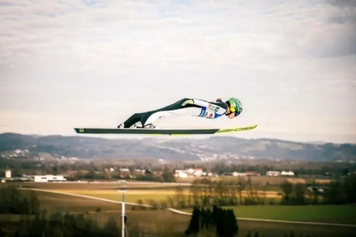 پرش زنان در مسابقات جهانی اسکی در اتریش+عکس