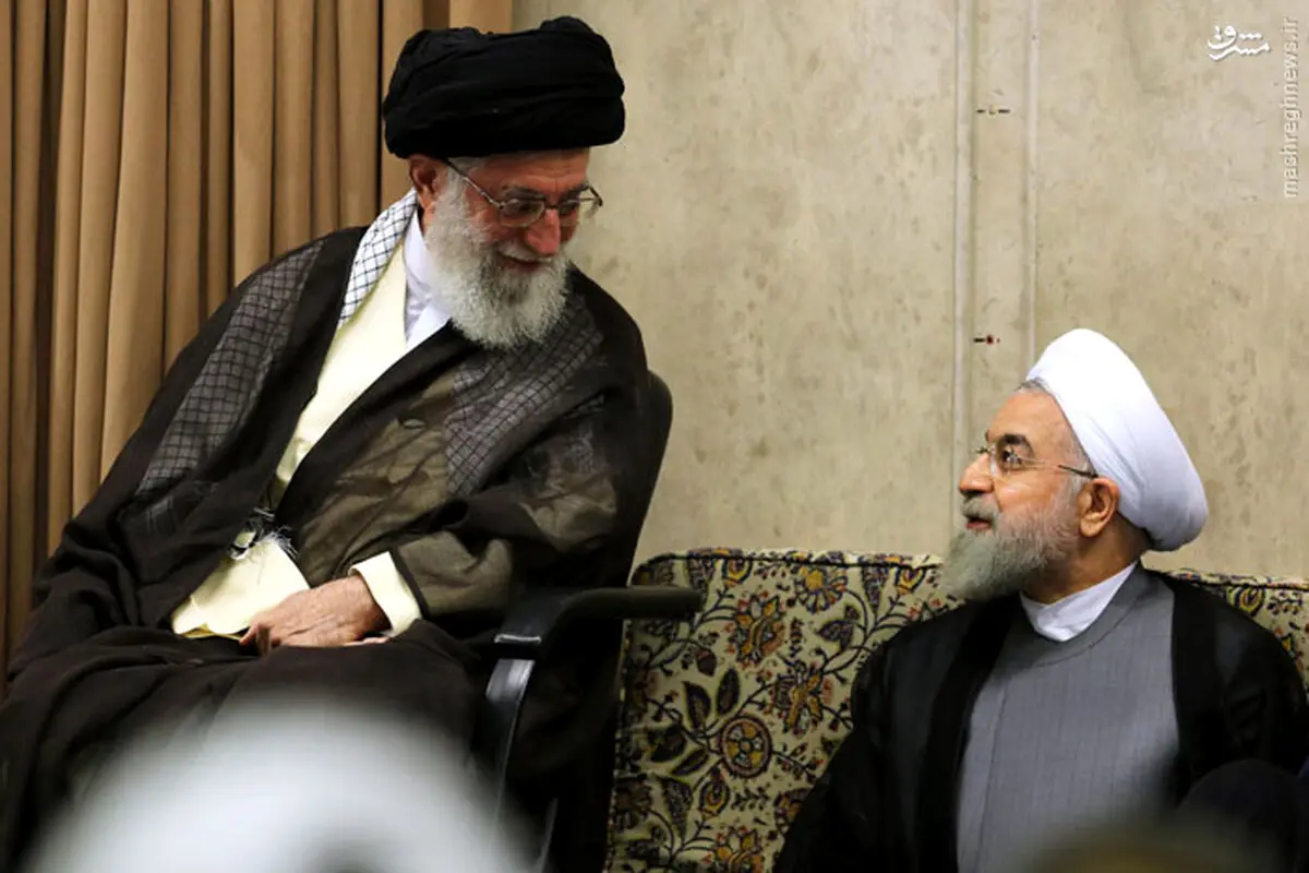 خوش و بش رهبر انقلاب و روحانی/عکس