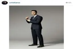 رونالدو با عکس های تبلیغاتی خود چه می کند! +عکس