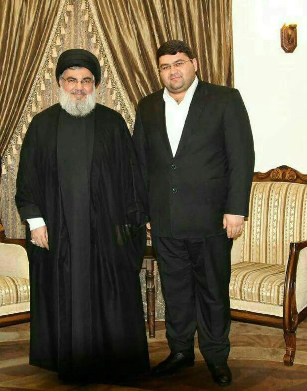 عکس یادگاری نماینده مجلس ایران با سیدحسن نصرالله