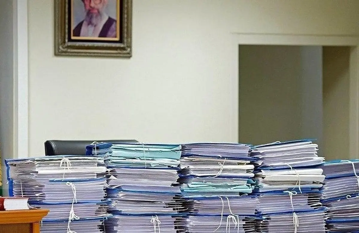 کوهی از پرونده‌های اتهامی روح الله زم در دادگاه