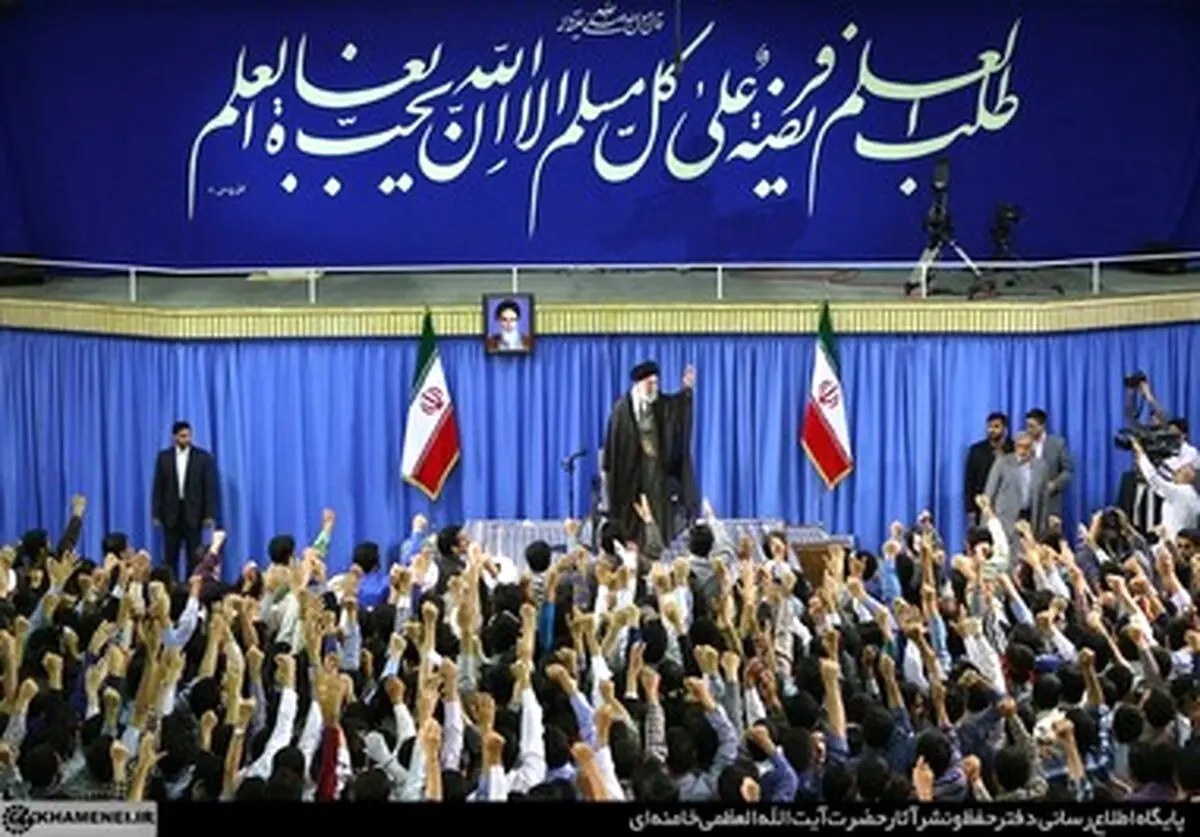 دیدار جمعی از دانشجویان با رهبر انقلاب/ تصاویر