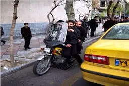 دو مداح معروف تهران پشت موتور/ عکس