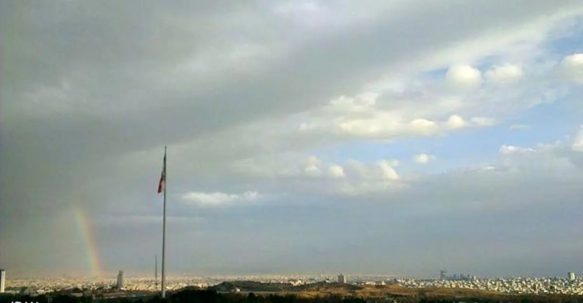نمایی زیبا از هوای بارانی تهران/ عکس