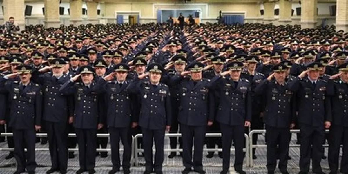 دیدار فرماندهان و کارکنان نیروی هوایی ارتش با رهبر انقلاب/تصاویر