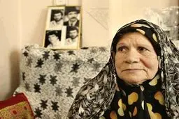 گفتگو با مادری که 33 سال است انتظار بازگشت پسرش را می‌کشد+عکس