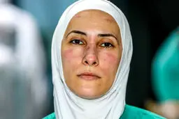 بلایی که بر سر یک پرستار خانم آمد! + عکس