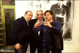 سلفی جالب پیمان قاسم‌خانی با مهران مدیری/عکس