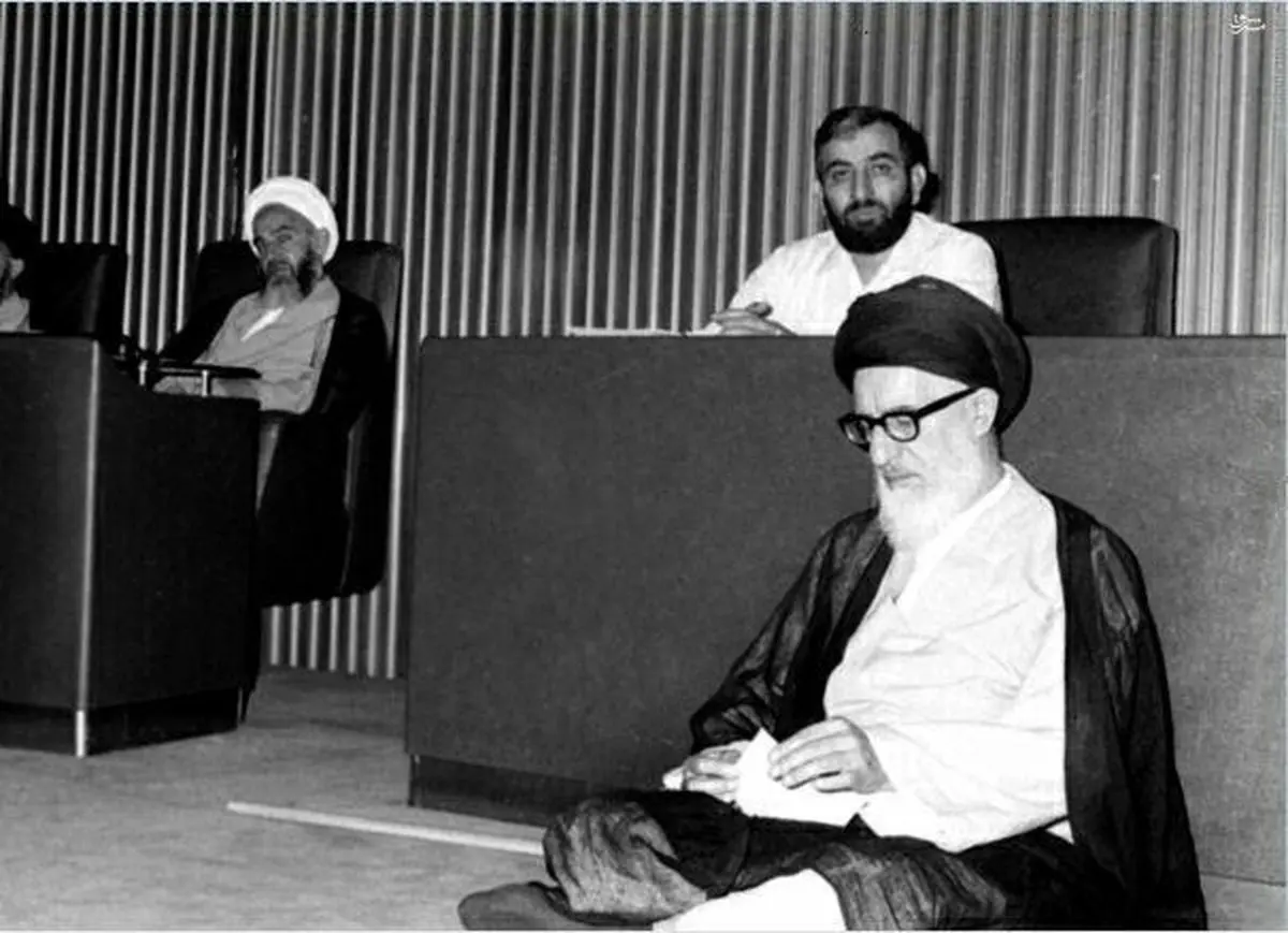 تصویری از آیت‌الله طالقانی که در تاریخ ماندگار شد