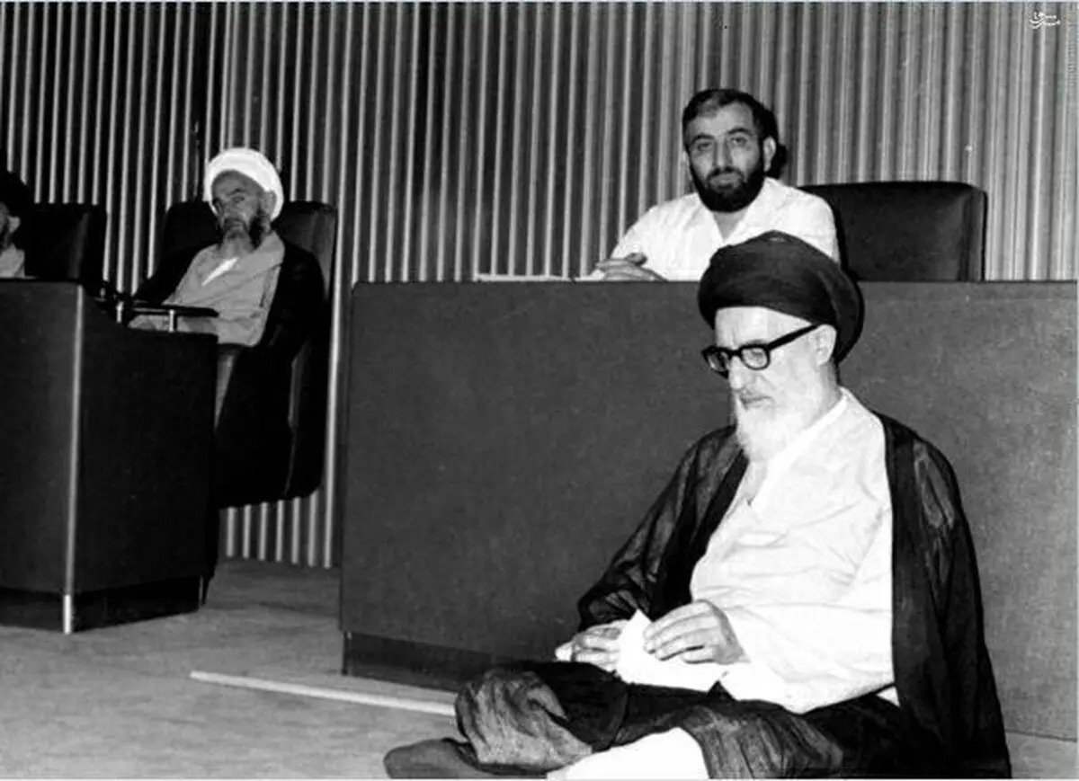 تصویری از آیت‌الله طالقانی که در تاریخ ماندگار شد