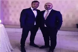 محسن بنگر در کنار مدیر برنامه هایش/ عکس