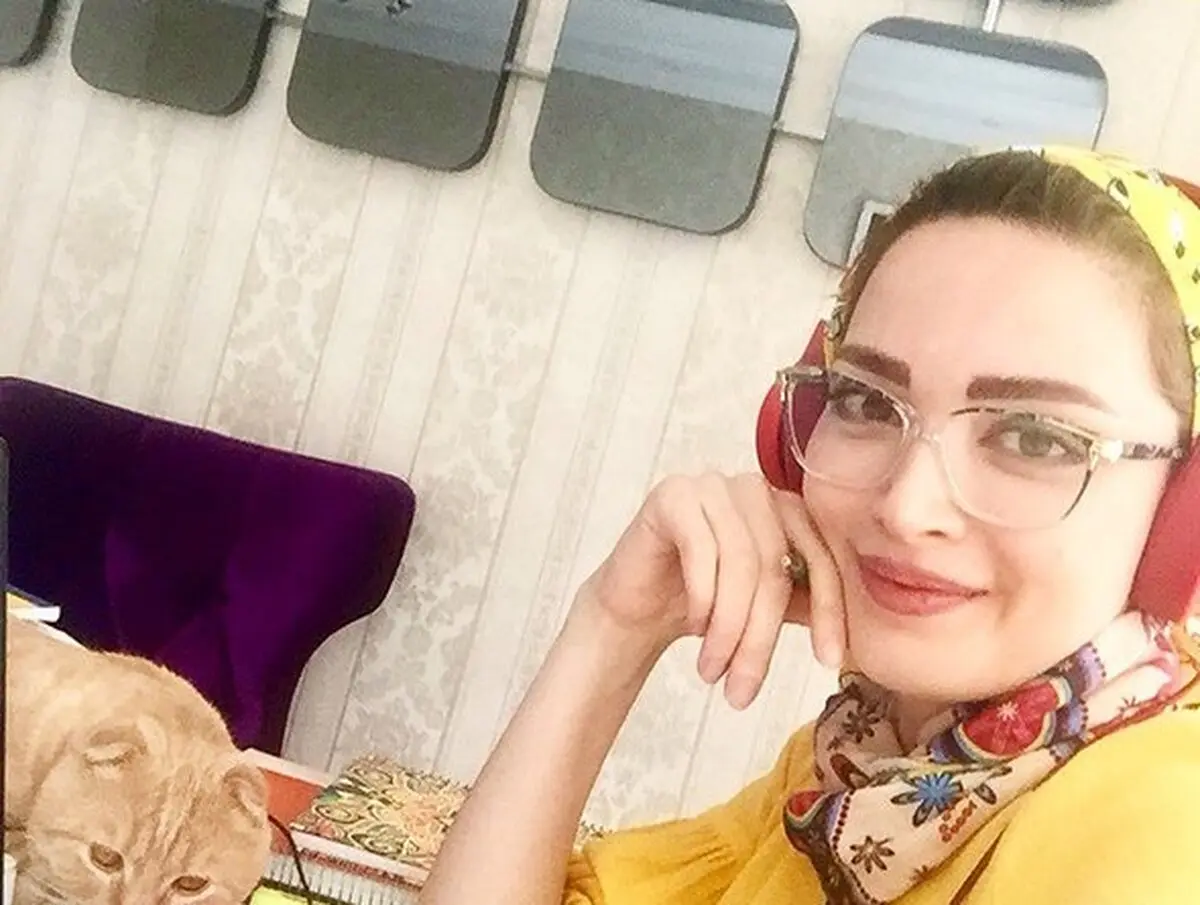 بهنوش طباطبایی در لباسی نامتعارف همراه با گربه‌اش + عکس