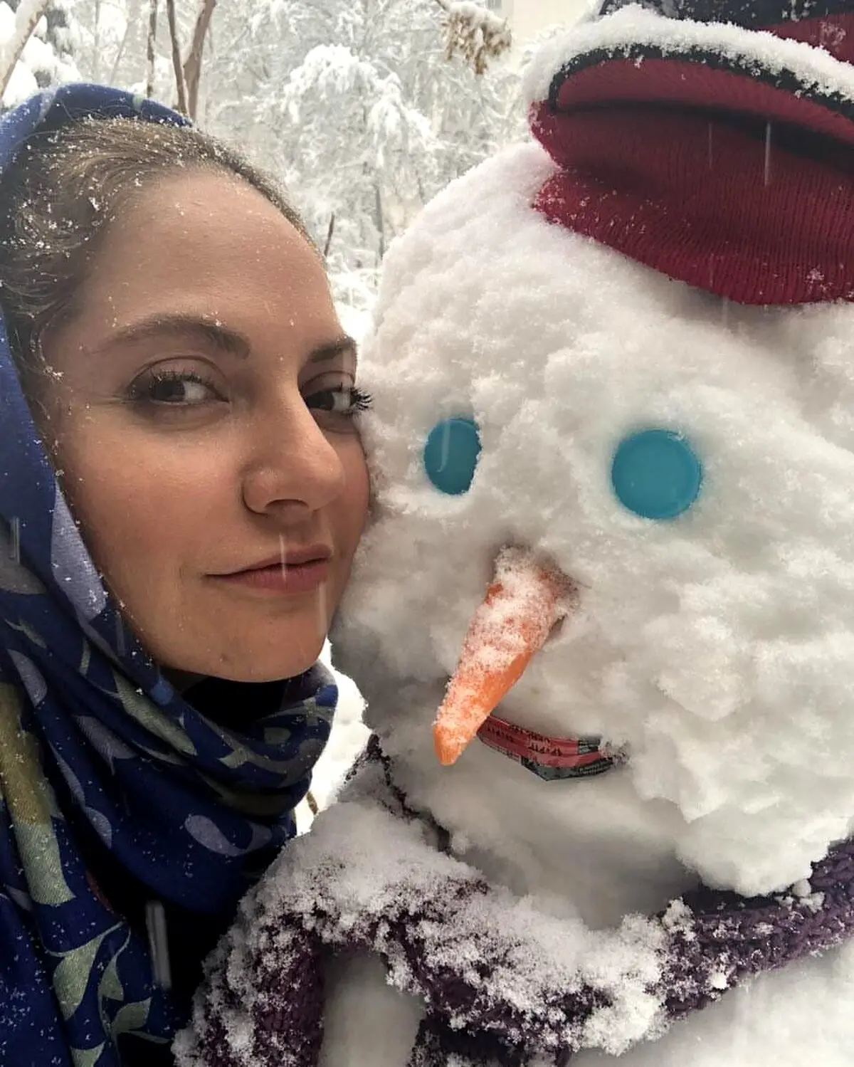 سلفی با آدم برفی به سبک مهناز افشار/عکس