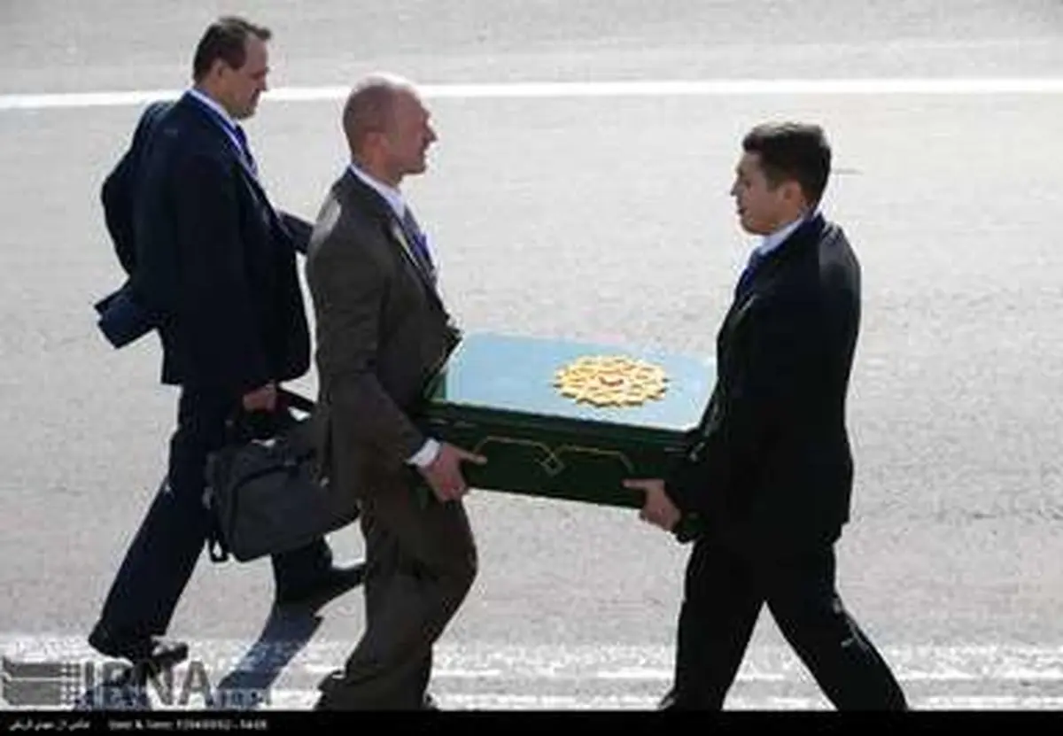 هدیه پوتین به رهبر انقلاب/ تصاویر