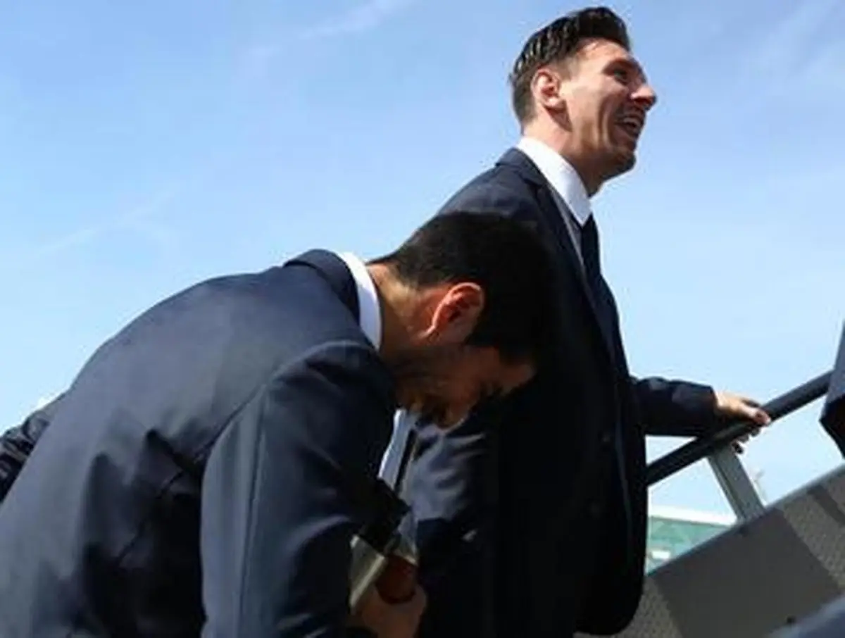 مسی و یاران در راه رفتن به مونیخ/عکس