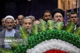 تصاویر عراقچی و کارکنان وزارت خارجه در حرم امام