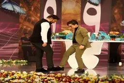 سلام کردن کرونایی به سبک محسن ابراهیم زاده! + عکس