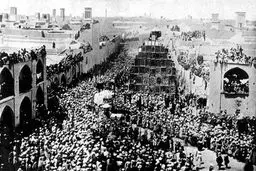 یزد بنای تاریخی نمی‌خواهد، همه را پارکینگ کنید!