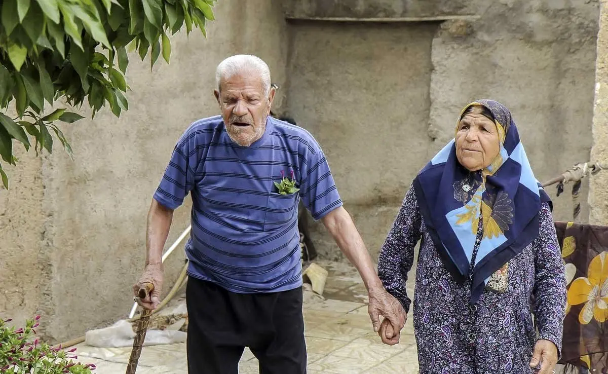 تصاویر | عاشقانه‌های زوج شیرازی بعد از نیم قرن زندگی مشترک