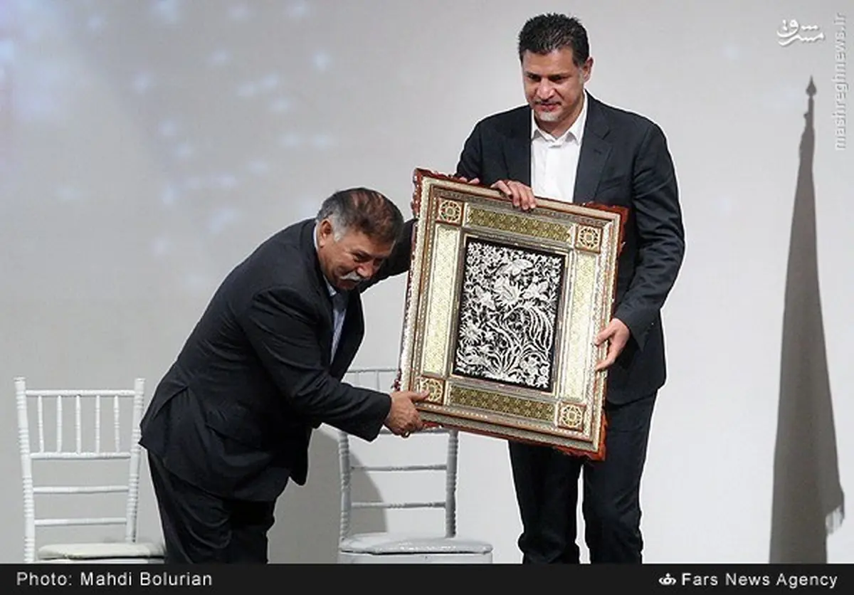 تقدیر از " علی دایی" در همایش خیرین مدرسه‌ساز + تصاویر