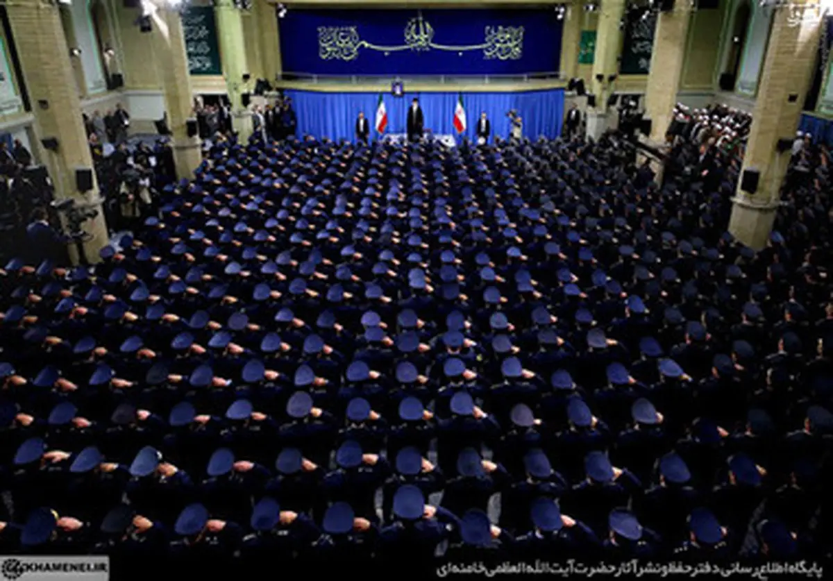 دیدار جمعى از فرماندهان نیروى هوایى ارتش با رهبر انقلاب/تصاویر