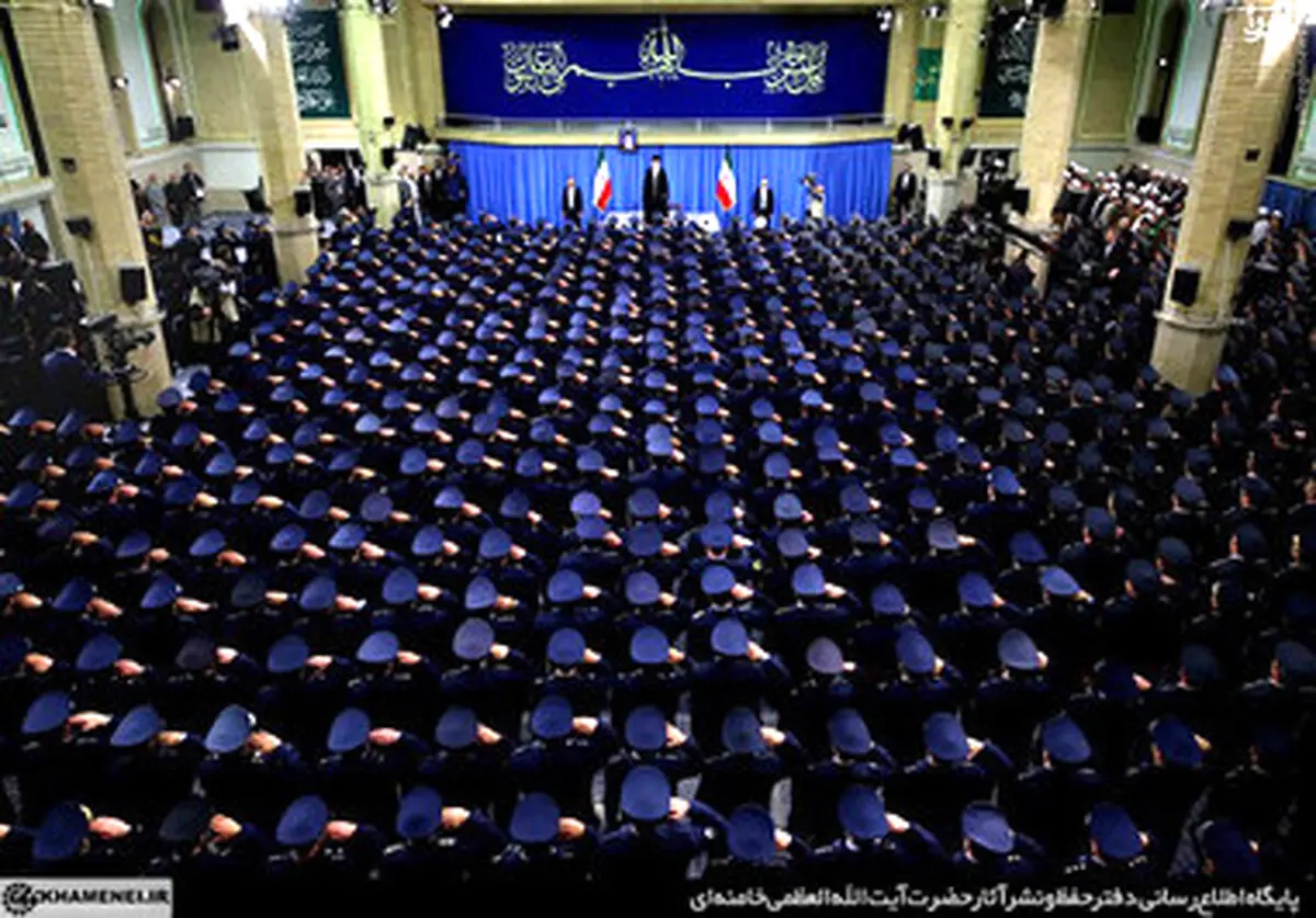 دیدار جمعى از فرماندهان نیروى هوایى ارتش با رهبر انقلاب/تصاویر