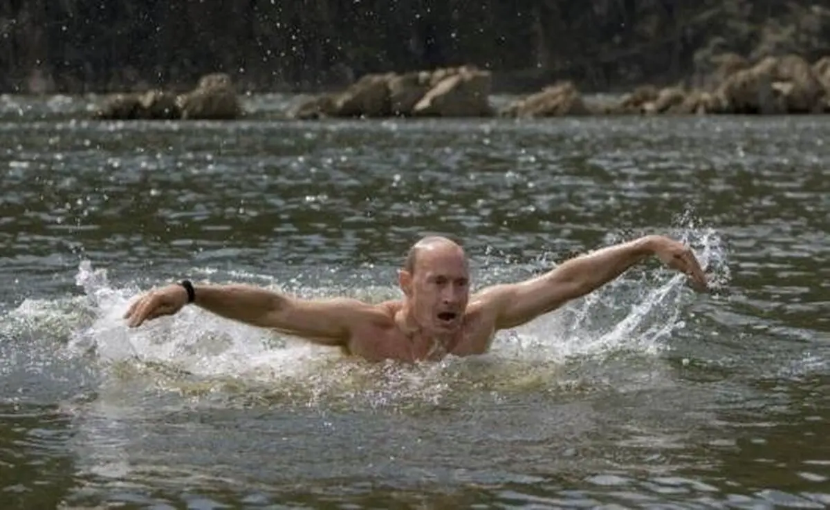 گزارش نیوزویک درباه زندگی روزمره و علایق پوتین از شنا تا بستنی پسته‌ای