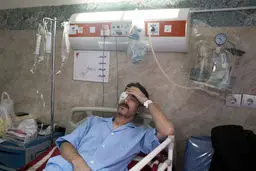 تصاویر / مجروحان حوادث اخیر تهران روی تخت بیمارستان ها