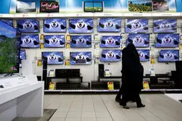 گزارش بلومبرگ از بزرگترین مرکز خرید ایران در اصفهان