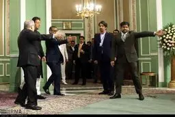 عکس: هدایت عمران خان به میز مذاکره با ایران!