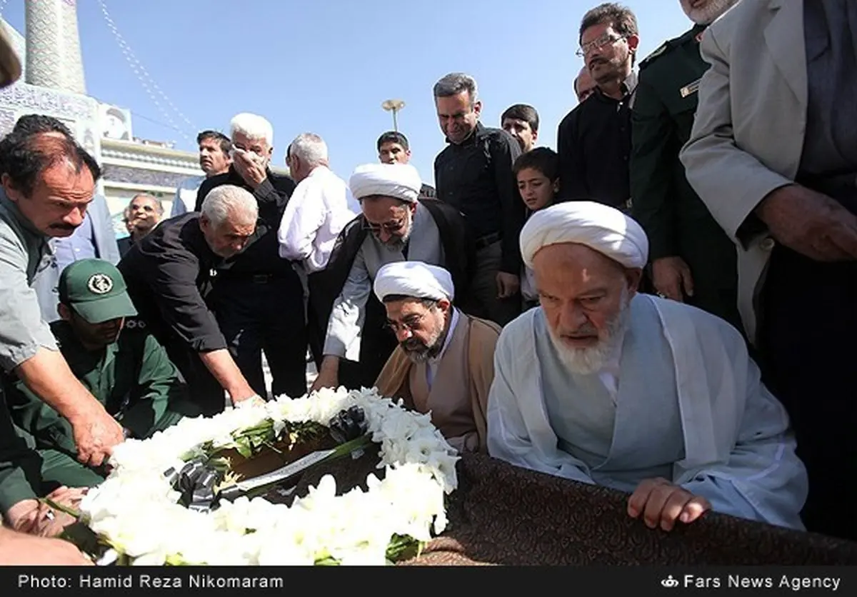 مراسم تشییع پدر وزیر سابق اطلاعات/ عکس