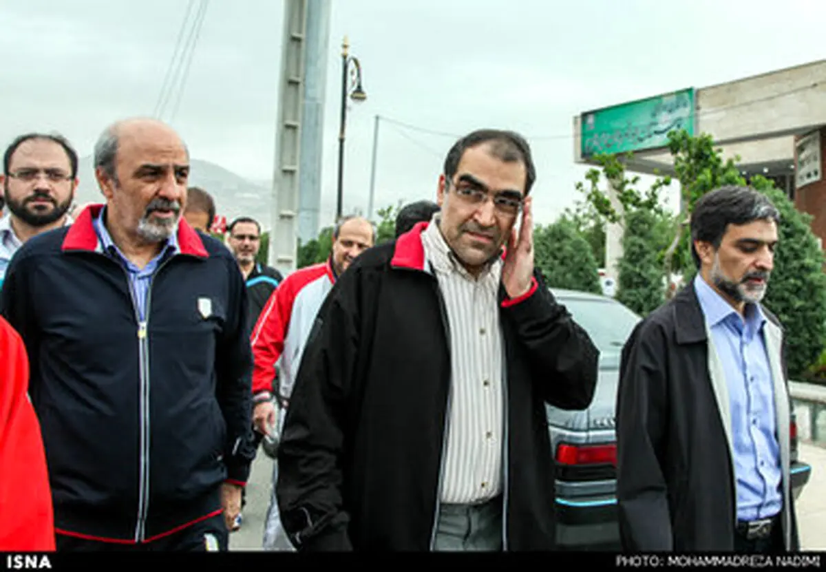 پیاده روی خانوادگی وزیر بهداشت، وزیر ورزش و شهردار تهران/ گزارش تصویری