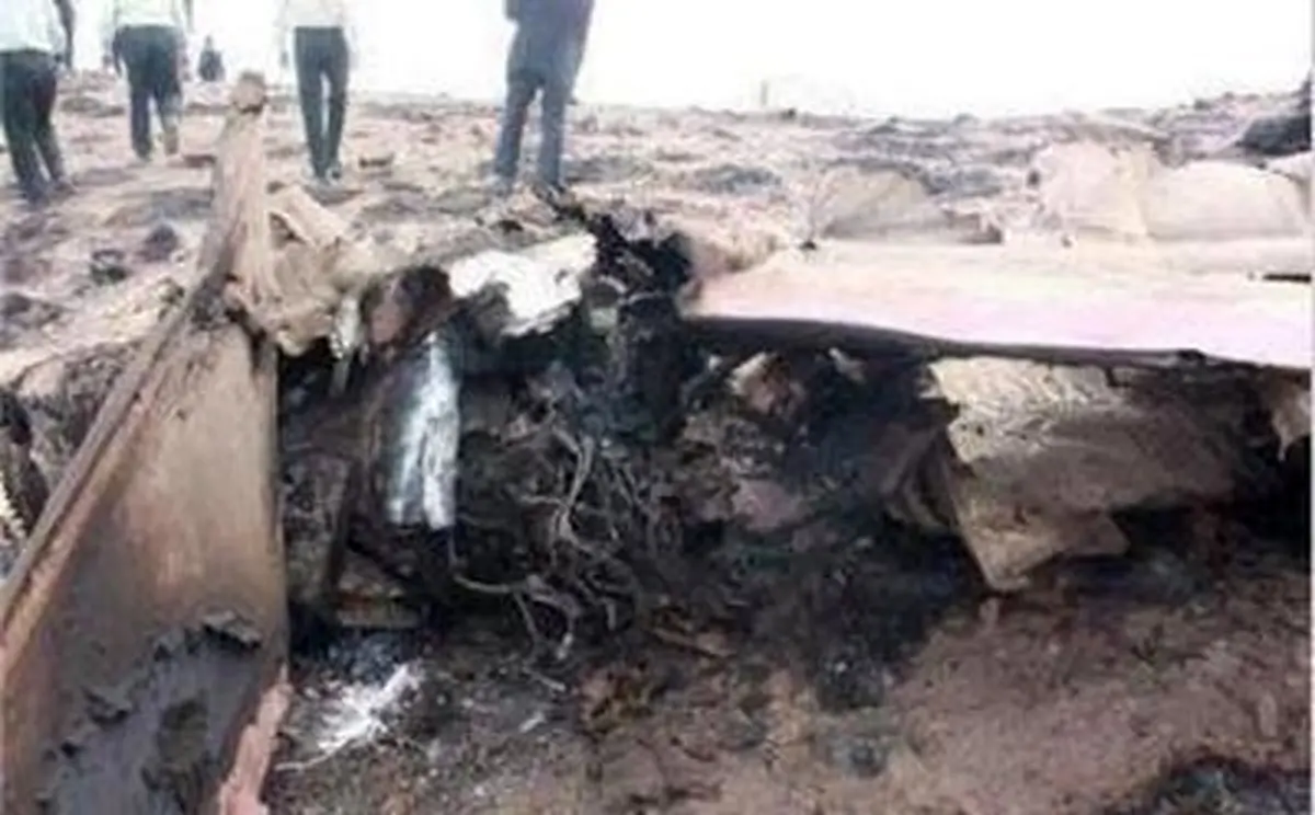 سقوط جنگنده F7 در اصفهان/ تصاویر