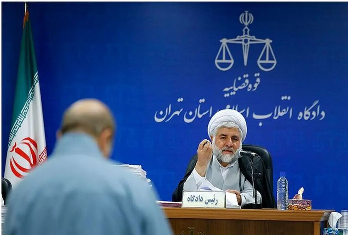 حواشی جلسه چهارم دادگاه متهمان نفتی: متهم: فقط یک کارگزار بودم،قصد کلاهبرداری نداشتم/ قاضی: شما عضو اصلی تشکیلات بودید
