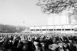 تصاویری بازگشایی دانشگاه تهران پس از کشتار دانشجویان در سال 57