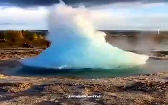 تصاویری جالب از فوران آبفشان