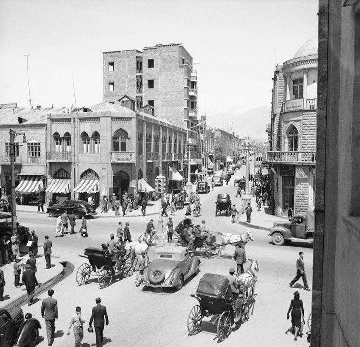 خیابان لاله زار، 70 سال قبل!/عکس