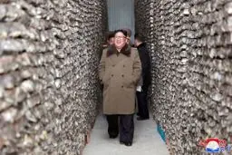 بازدید رهبرکره شمالی از کارخانه شیلات/ تصاویر